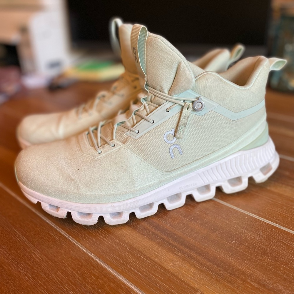 On Running Hiking Boots